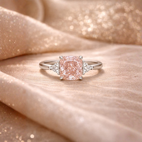 Rosée Cushion Trilogy Ring